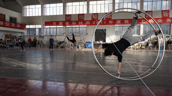 甘肅省雜技團緊張有序抓排練為迎接演出做準備