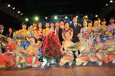 駐加爾各答總領(lǐng)館舉辦雜技演出活動(dòng)