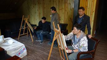 甘話舞美人堅持早功練習(xí)