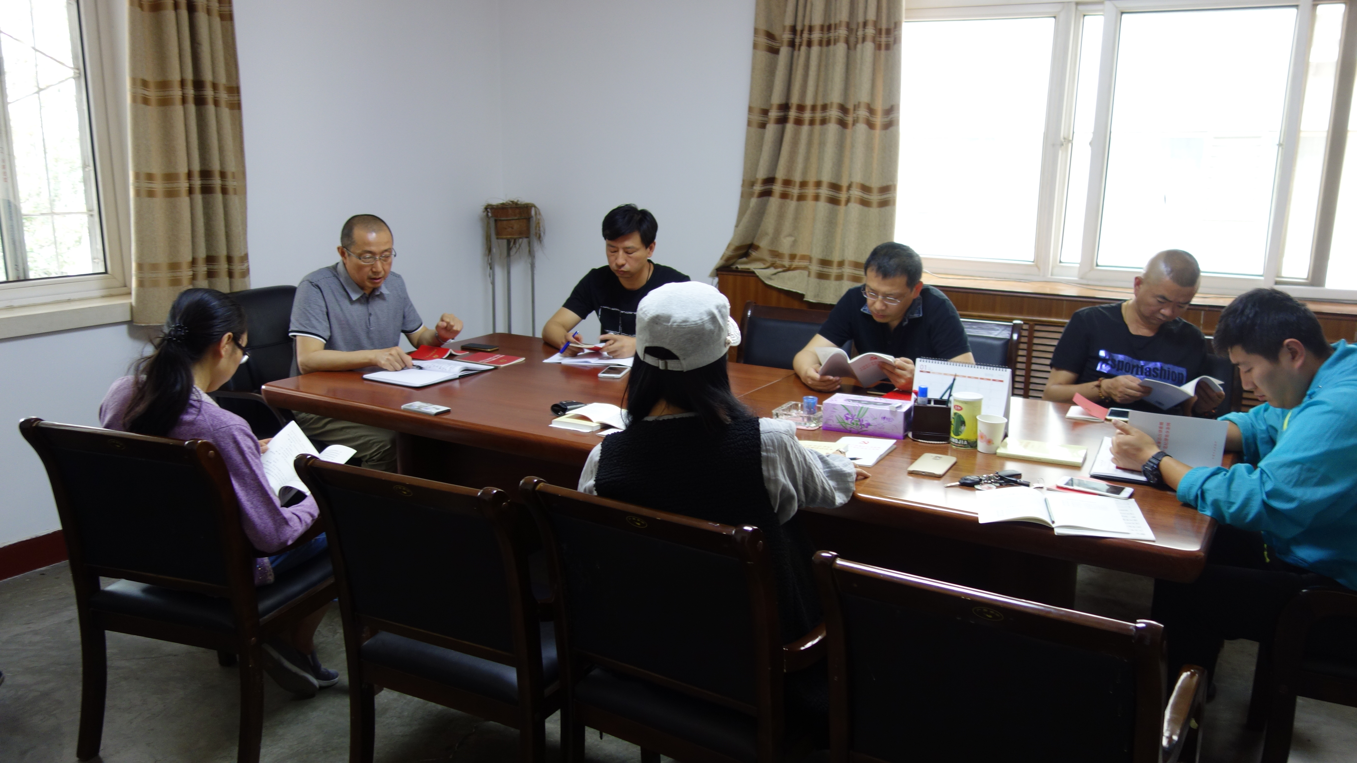 甘肅省話劇院召開黨員教育學(xué)習(xí)會(huì)議