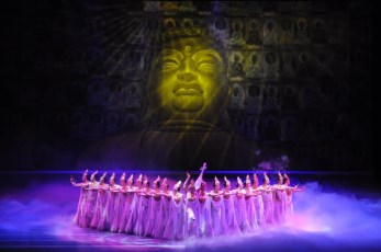 香港將舉辦兩百多項(xiàng)活動(dòng)慶?；貧w19周年 《絲路花雨》連演3場