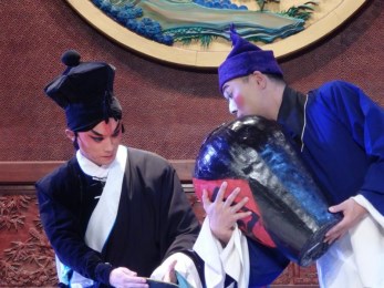 甘肅省京劇院、青海省京劇院聯(lián)合演出《賣水》、《武松打虎》、《霸王別姬》