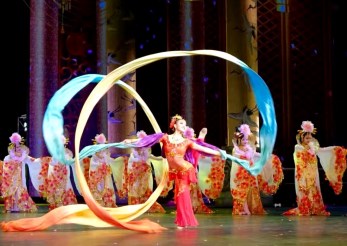 2016版舞劇《絲路花雨》獻演文博會