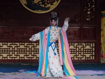 省京劇傳統(tǒng)戲《巡營》、《天女散花》、《擊鼓罵曹》在東風(fēng)劇院精彩演出