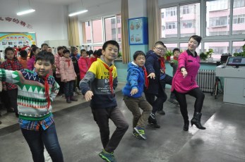 弘揚傳承隴劇藝術 根植小學培養(yǎng)教育