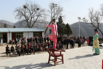 文化惠民 秦腔暖冬——甘肅秦腔藝術(shù)劇院赴清水縣新坪、李店兩村開展“文化雙聯(lián) 歡樂萬家”雙聯(lián)暖冬慰問演出活動(dòng)