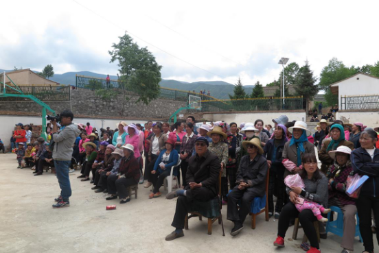 省曲藝團(tuán)赴榆中縣馬坡村文化廣場(chǎng)惠民演出