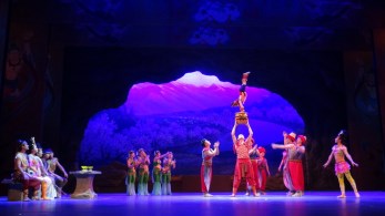 國家藝術(shù)基金2017年度傳播交流推廣資助項(xiàng)目“大型雜技樂舞劇《敦煌神女》”啟動(dòng)國內(nèi)巡演