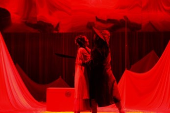 話劇《紅水衣》參加“中國(guó)·羅湖·國(guó)際青年戲劇月”