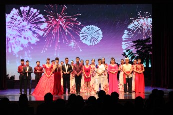 金城十月美如畫(huà)  《隴韻》一曲譜天籟——甘肅省歌舞劇院2017“省級(jí)政府購(gòu)買(mǎi) 公益性演出”活動(dòng)再掀新浪潮