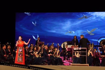 甘肅省歌舞劇院用音樂(lè)講述花兒與春天的故事——2018年美麗西寧新年音樂(lè)會(huì)奏響激昂旋律