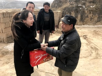 大愛之行，情暖萬家——甘肅省歌舞劇院赴慶陽市環(huán)縣開展春節(jié)前夕精準(zhǔn)扶貧慰問活動