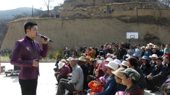 甘肅省歌舞劇院赴秦安郭嘉鎮(zhèn)張河村、邵溝村開展2018年“我們的中國夢——文化進(jìn)萬家”暨隴原“紅色文藝輕騎兵”惠民演出