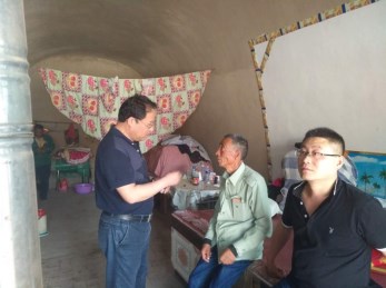 甘肅省曲藝團(tuán)赴慶陽(yáng)環(huán)縣開(kāi)展精準(zhǔn)扶貧幫扶工作