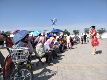 文化惠民，我把歡樂送鄉(xiāng)親——甘肅省歌舞劇院“紅色文藝輕騎兵”揚鞭催馬向前方