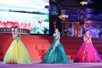 “風(fēng)”從隴原來：甘肅省歌舞劇院歌舞綜藝晚會(huì)《隴原風(fēng)?民族情》泰國演出受熱捧