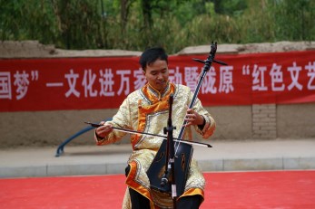 爭做新時代“紅色文藝輕騎兵”——甘肅省歌舞劇院2019“我們的中國夢”文化進(jìn)萬家活動暨“隴原紅色文藝輕騎兵”惠民演出再展風(fēng)采