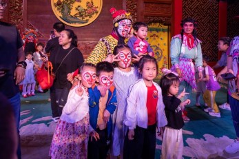 甘肅演藝集團攜京劇本戲《大鬧天宮》與孩子們同過兒童節(jié)