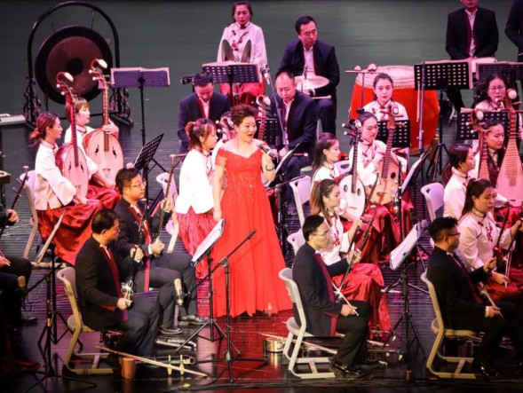 致敬醫(yī)務工作者我們在行動——甘肅演藝集團歌舞劇院主題樂舞《相約千年》、民族交響音樂會《歲月留聲》輪番上演