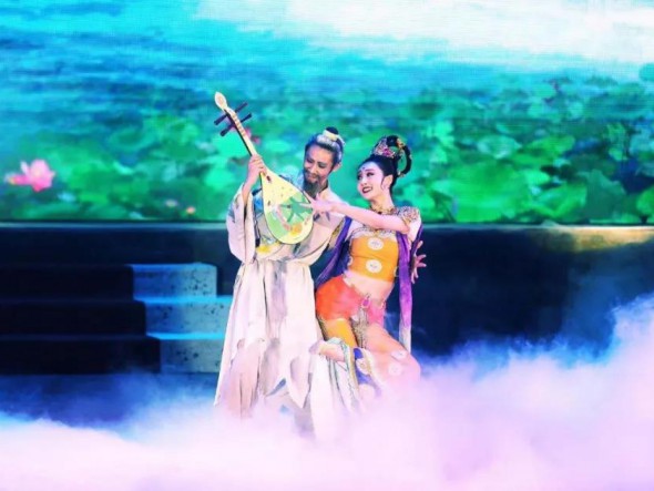 品味經(jīng)典　聆聽國樂——甘肅演藝集團歌舞劇院舞劇《絲路花雨》、民族交響音樂會《歲月留聲》完美呈現(xiàn)