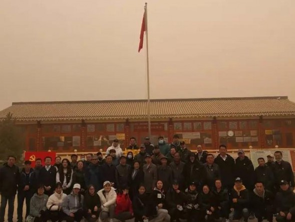 話劇《八步沙》創(chuàng)演團隊赴古浪開展采風和體驗生活