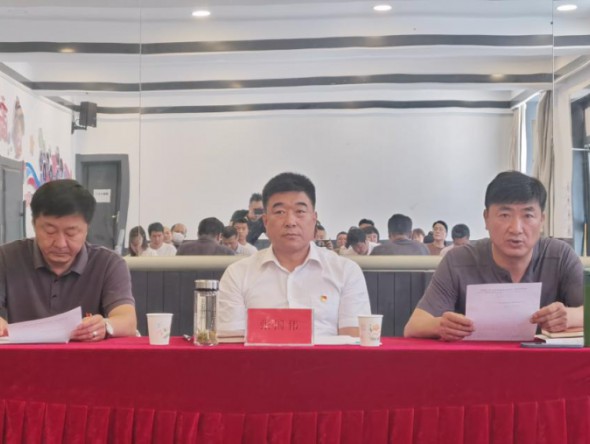 甘肅演藝集團(tuán)黨委委員、副總經(jīng)理張國偉講授專題黨課