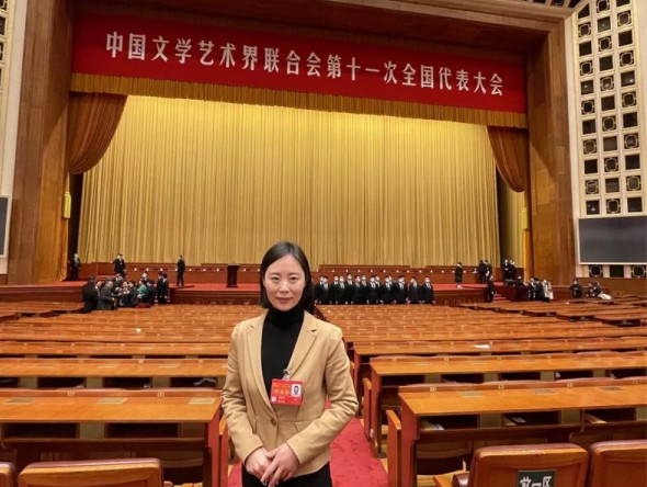 甘肅演藝集團秦腔藝術劇院黨總支委員、副院長蘇鳳麗參加中國文聯(lián)第十一次全國代表大會、中國作協(xié)第十次全國代表大會
