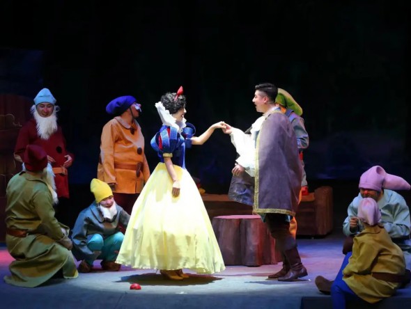 【惠民演出】馬上開學(xué)了，和爸爸媽媽一起來看場兒童劇吧！