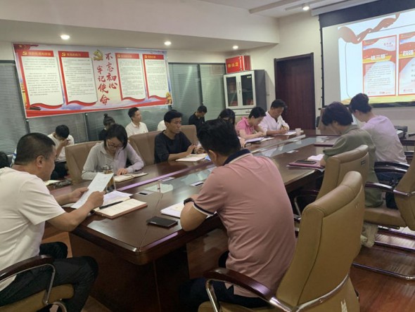 甘肅秦腔藝術(shù)劇院開展學(xué)習(xí)貫徹省第十四次黨代會精神專題黨課活動